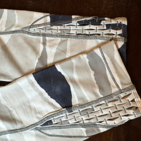 Lululemon True Self Crop Leggings | Decorative Hem | Cream & Black | Est. Size 4 - Picture 4 of 6